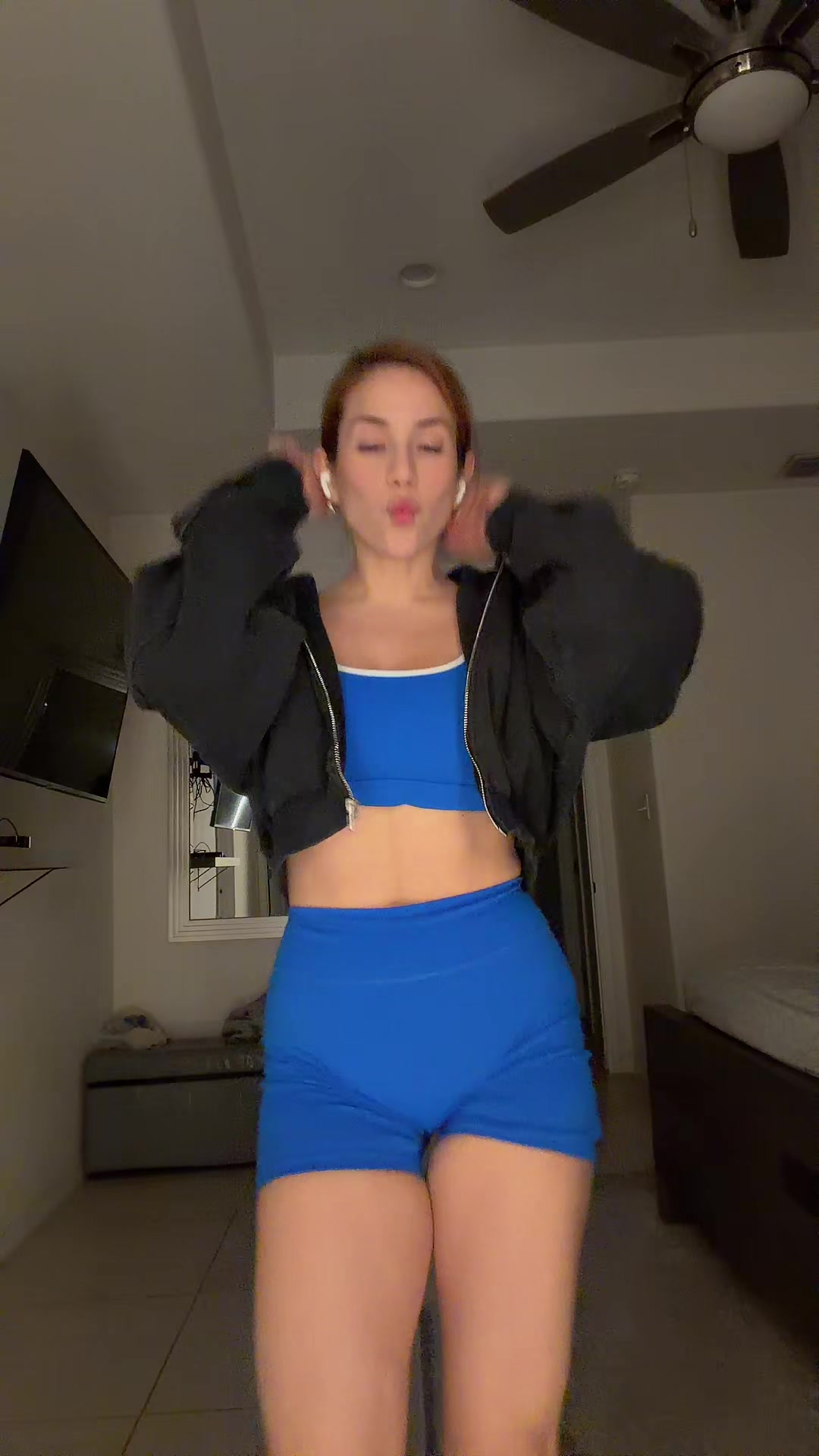 @mirellaperez
