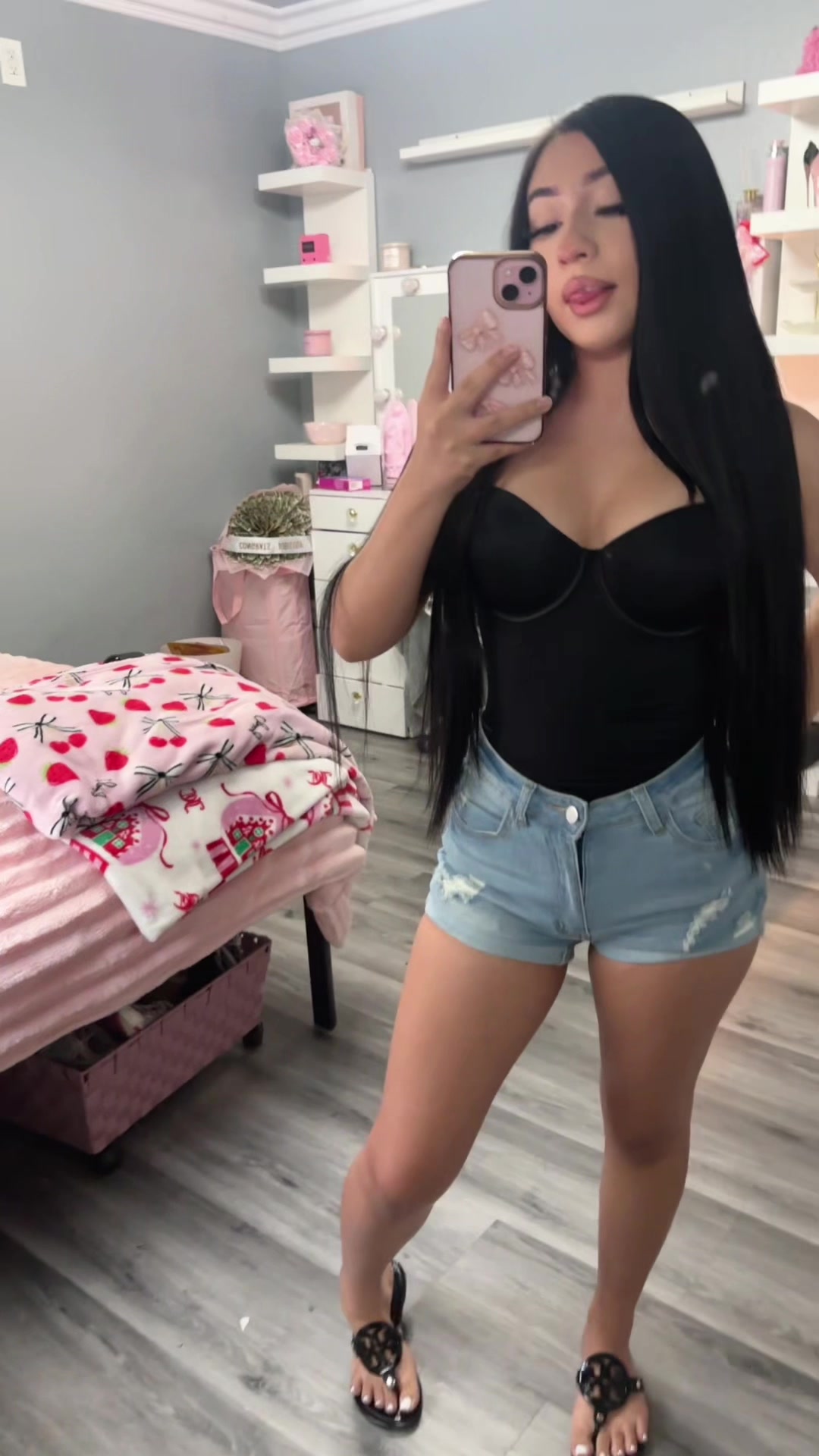 @ꨄ︎