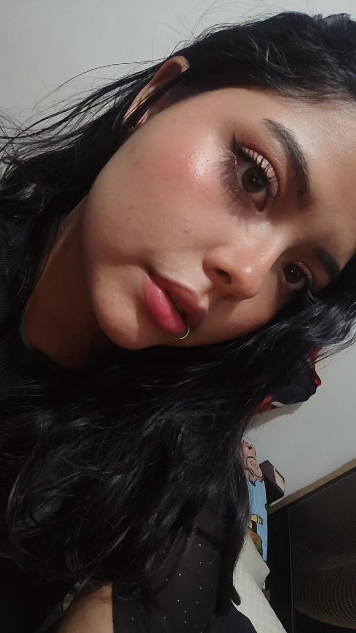 @Bella