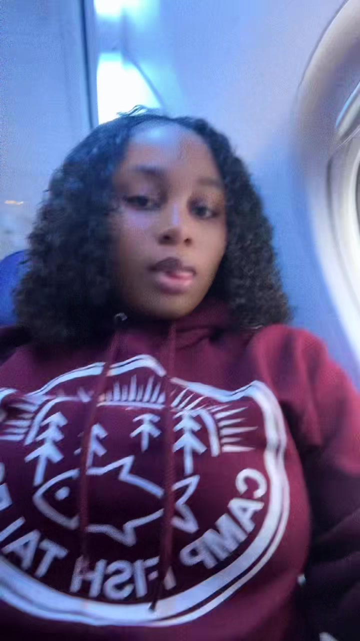 @trishelle