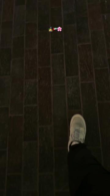 @F>7🌸🤹🇦🇪