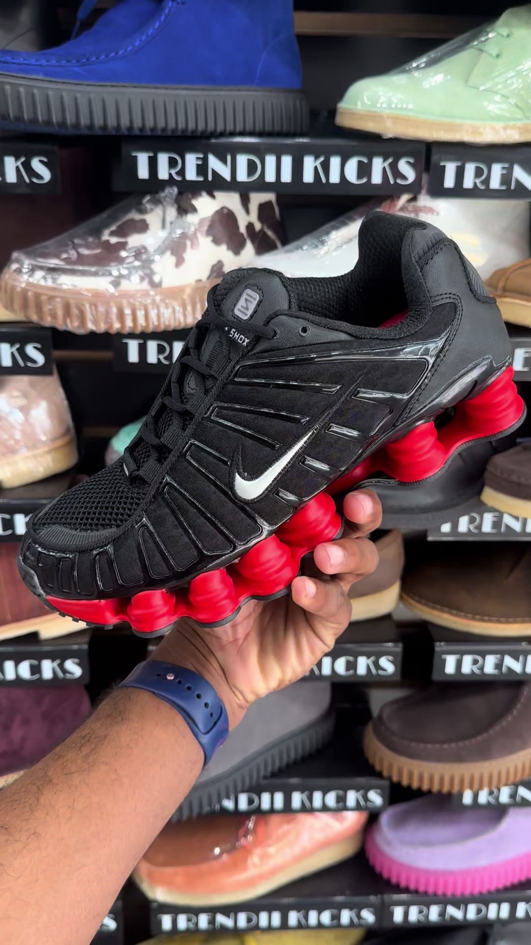 @TRENDII KICKS