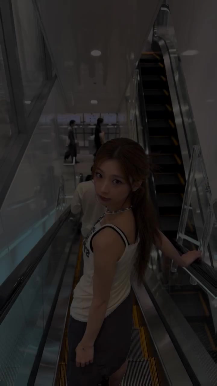 @⃟