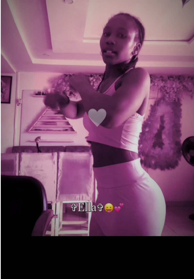 @✞☠︎Ella☠︎✞😛💕