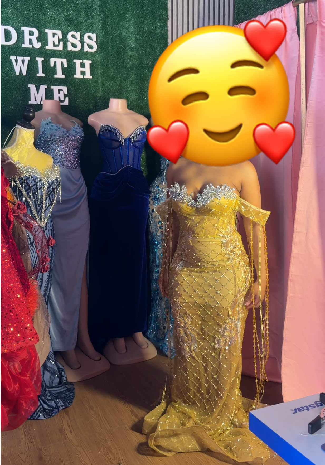 @dresswithme_sm