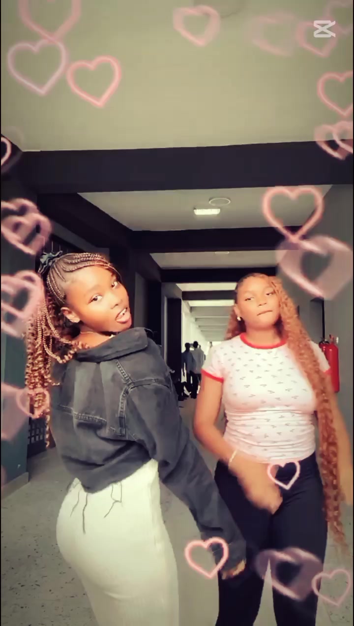 @Ife🍒
