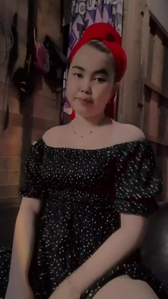 @seleb tiktok