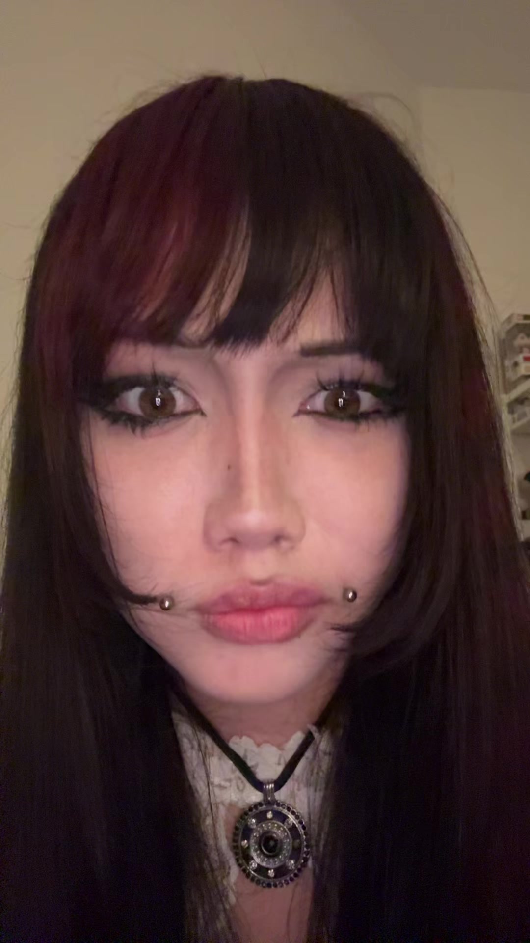 @⃟