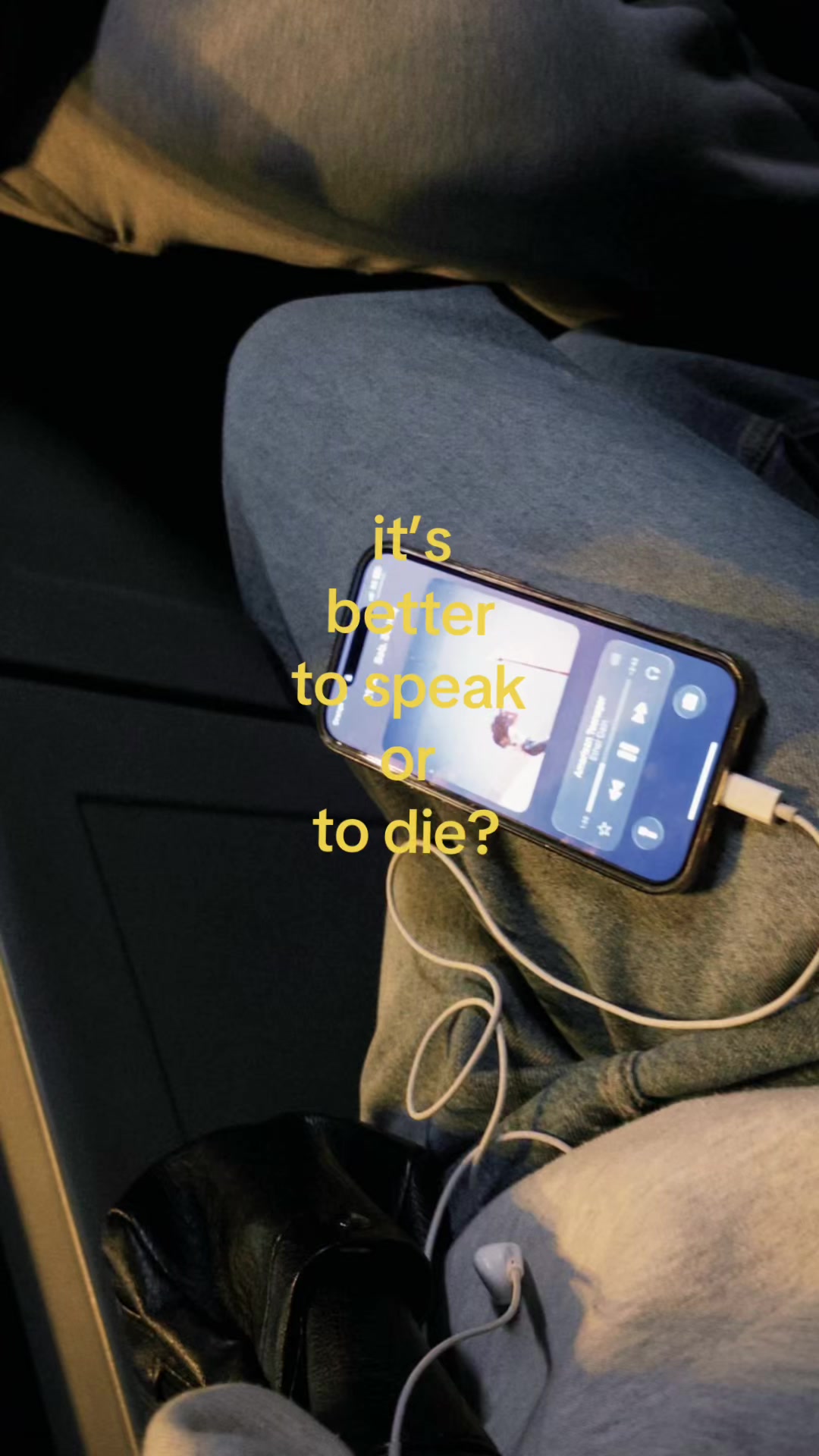 @𝔇