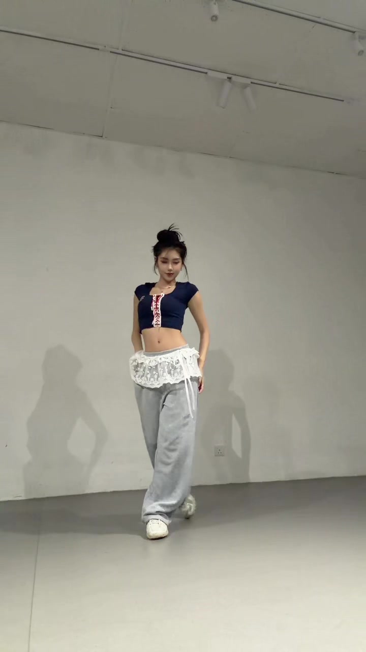 @容
