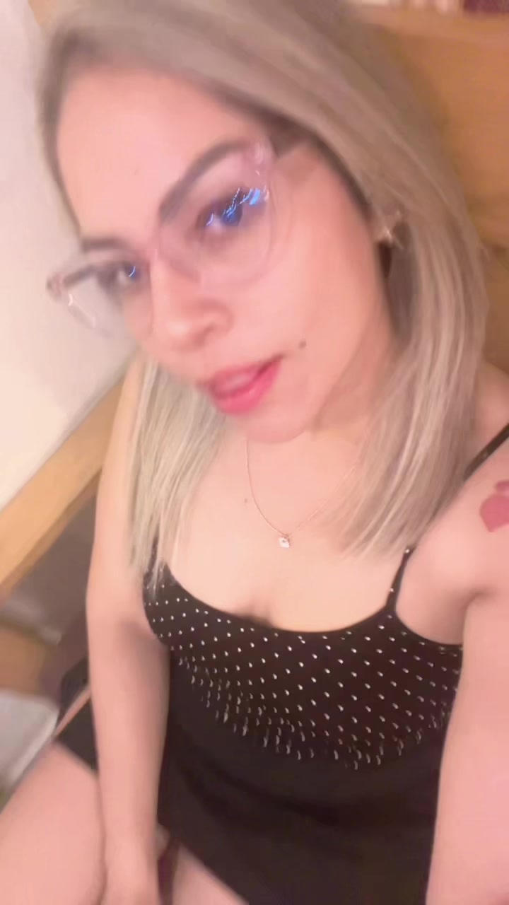 @Mía Gia 🌈🩷💜