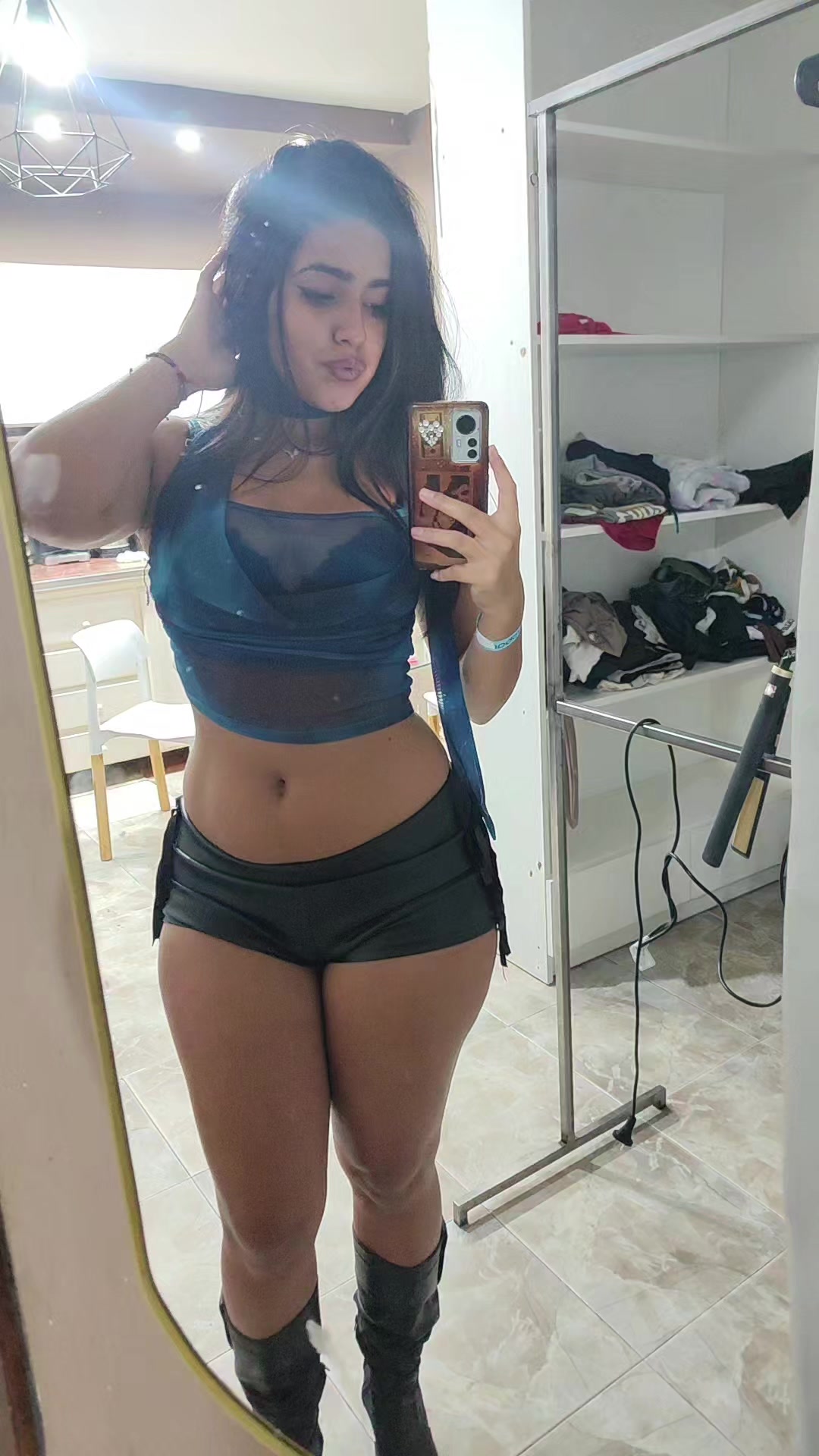 @abrilcorreaww