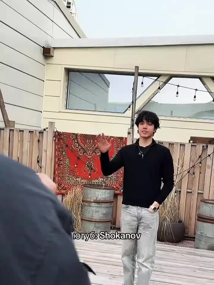 @lizka