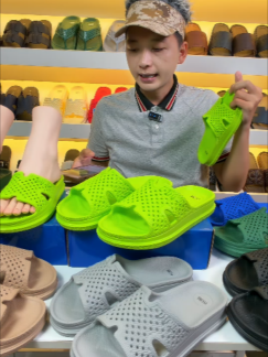 @HẬU Bán Dép