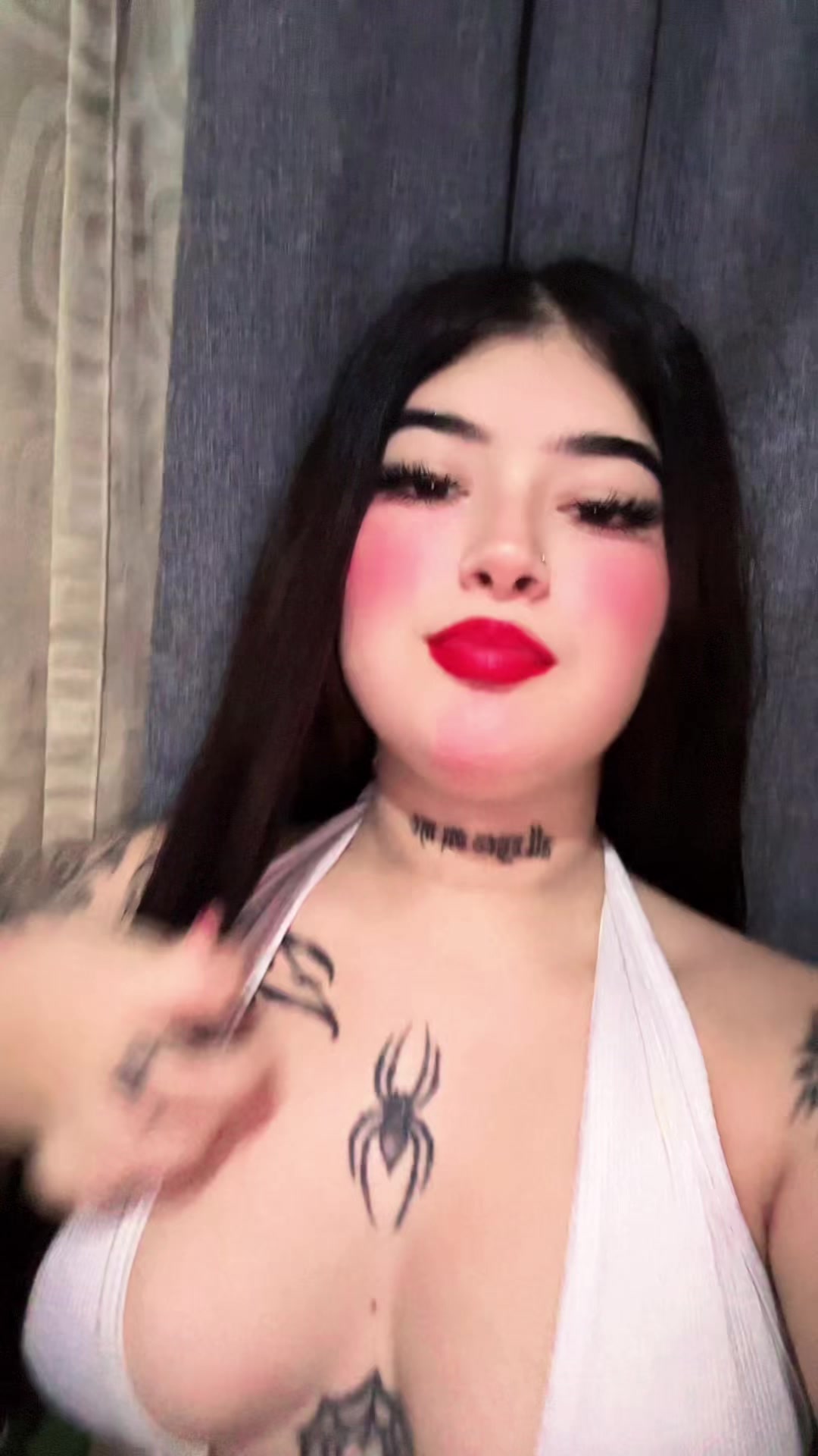 @Brii🍒🕸️