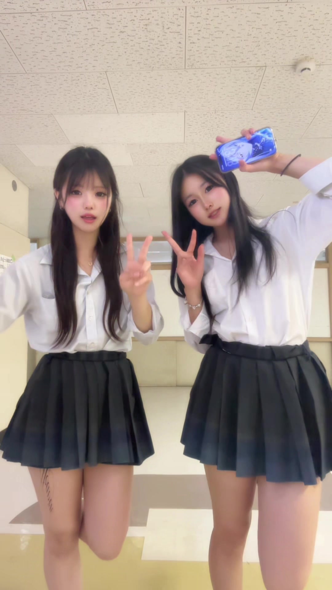 @ももにゃ