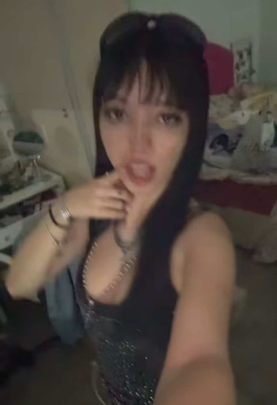 @Poli