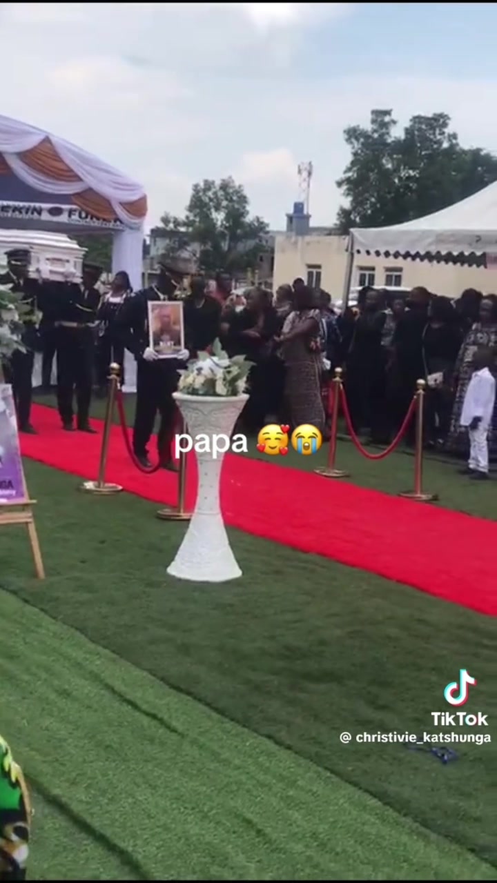 @Vinda la poulga