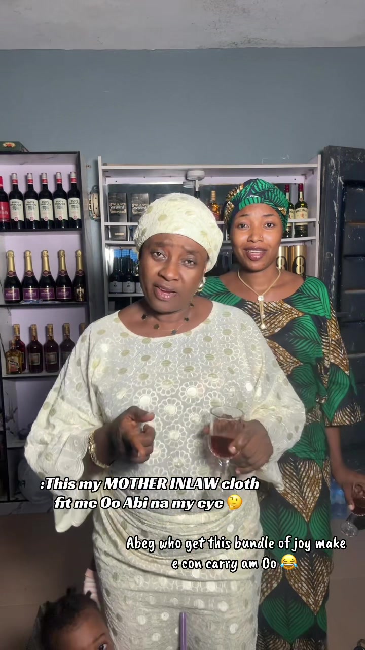 @Ayọ̀d&uacute;nn&iacute;