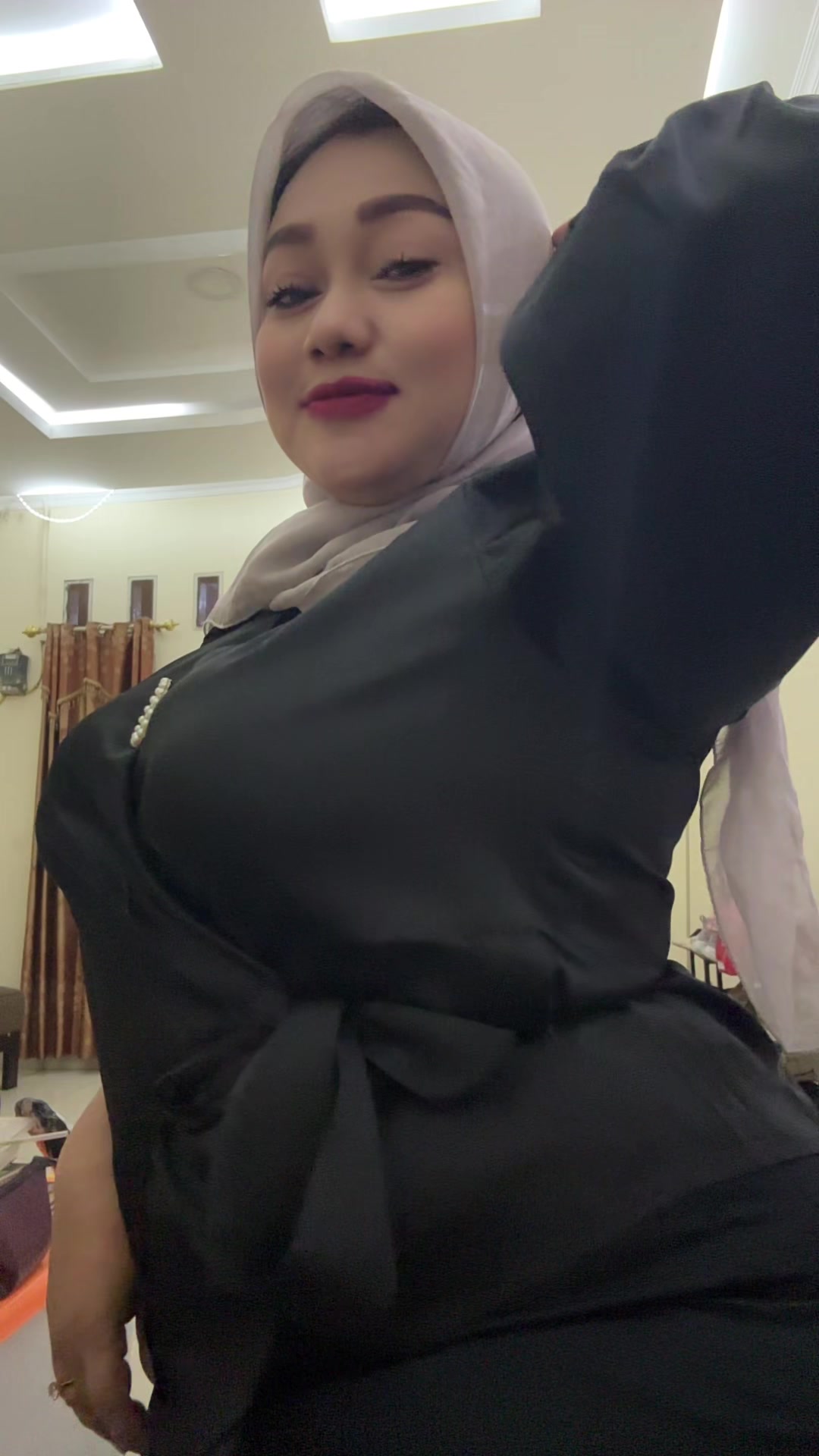 @momihzahwavarel