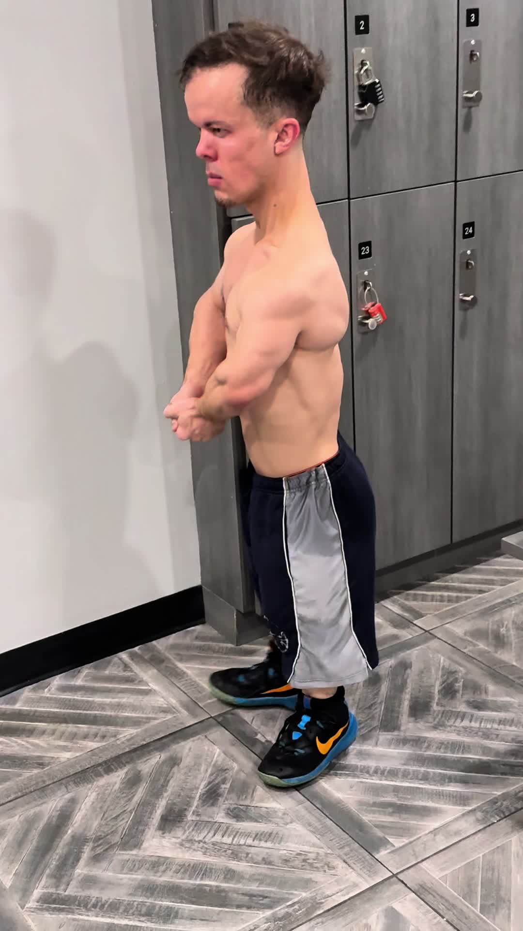 @aarontripodking