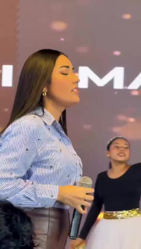 @Luzmontovi