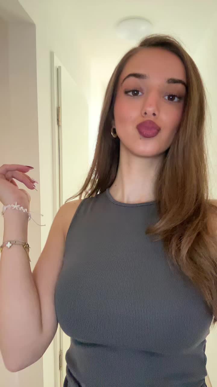 @vjola