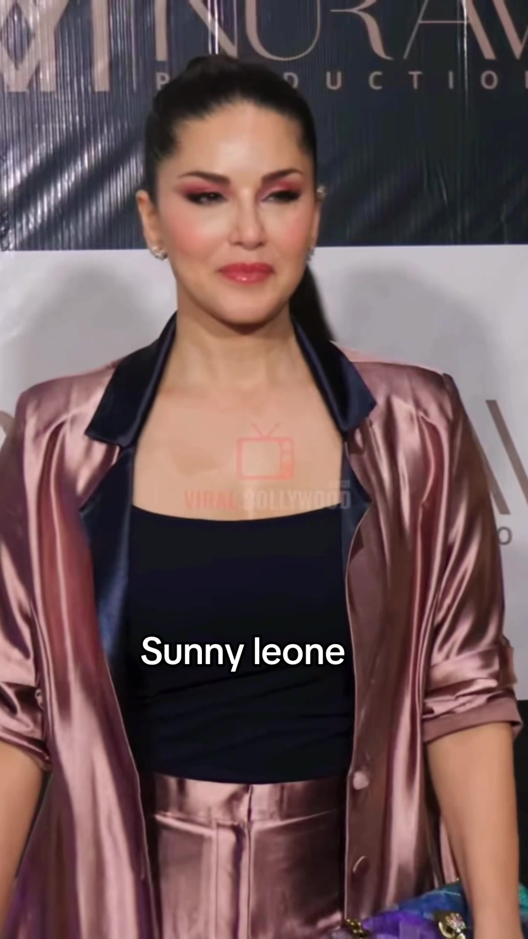 @SunnyLeone