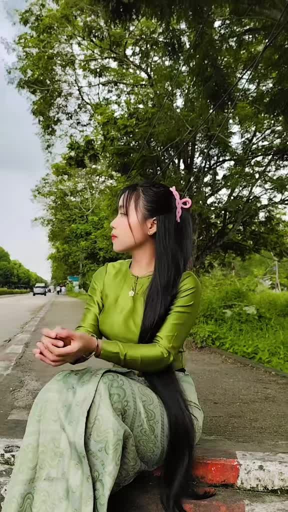 @🦋Hnin Su Hlaing🦋🌿