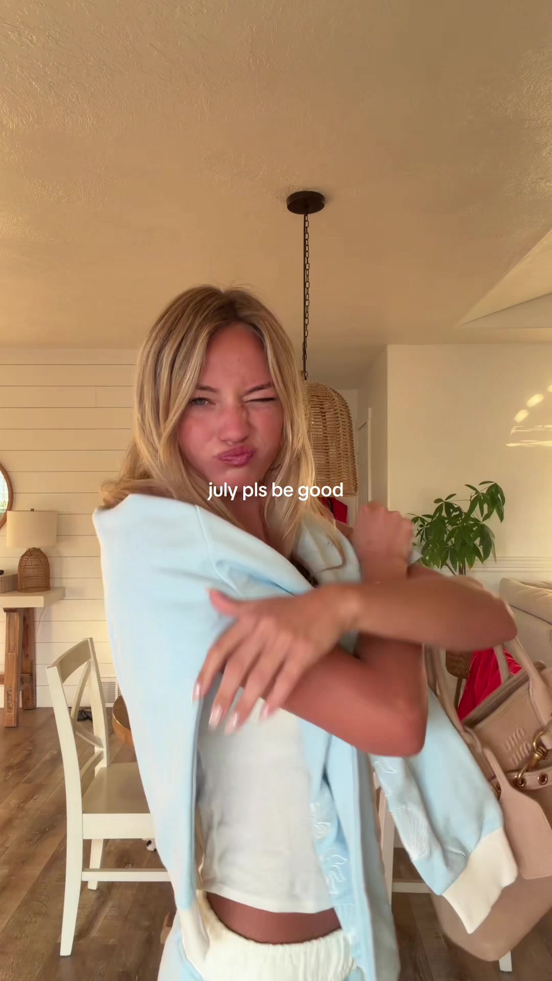 @khlo
