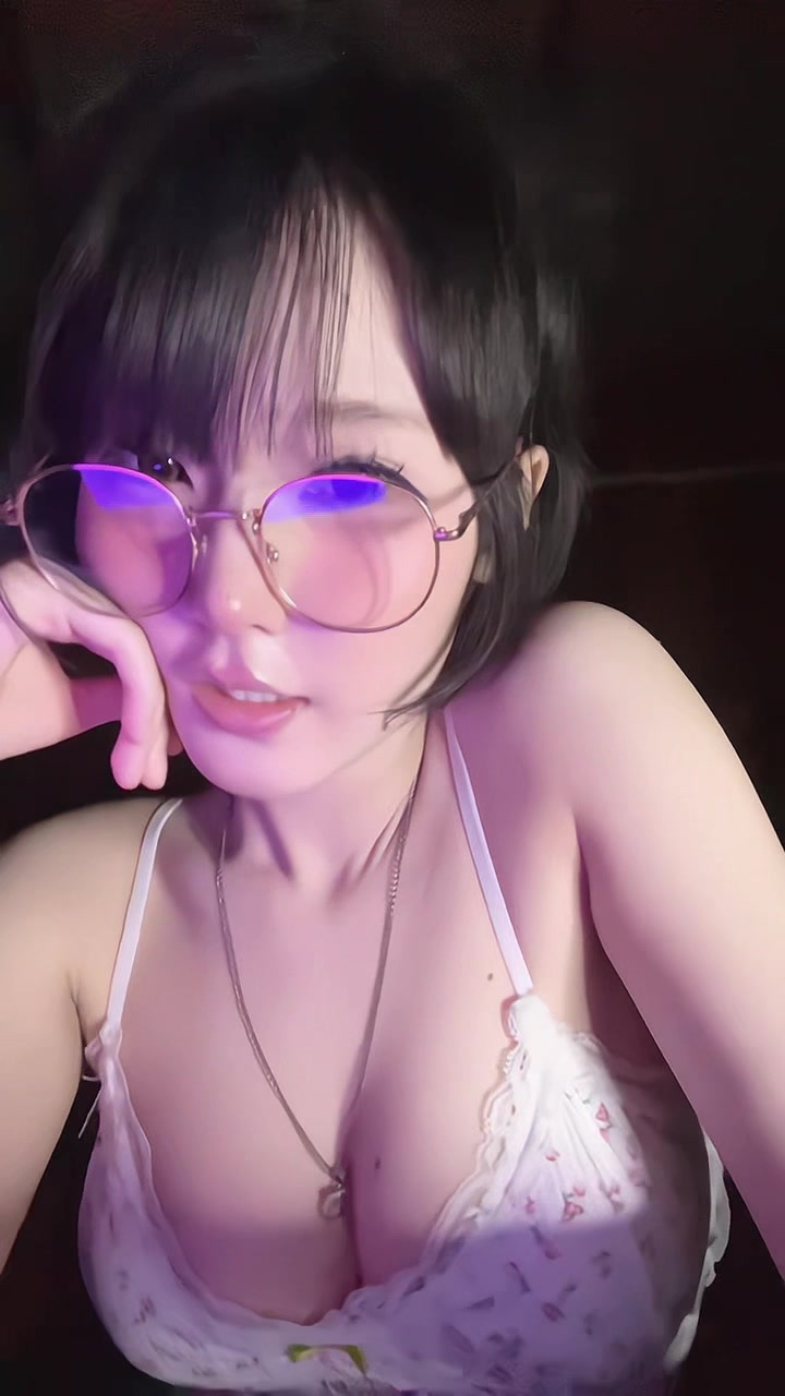 @Kanyarattweetie