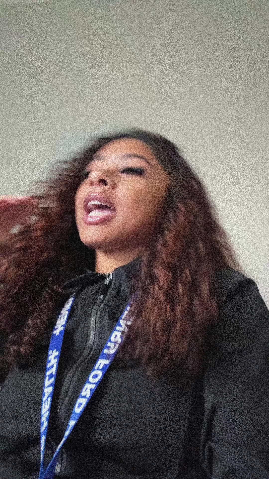 @Mia