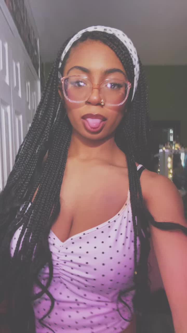 @monaberry_