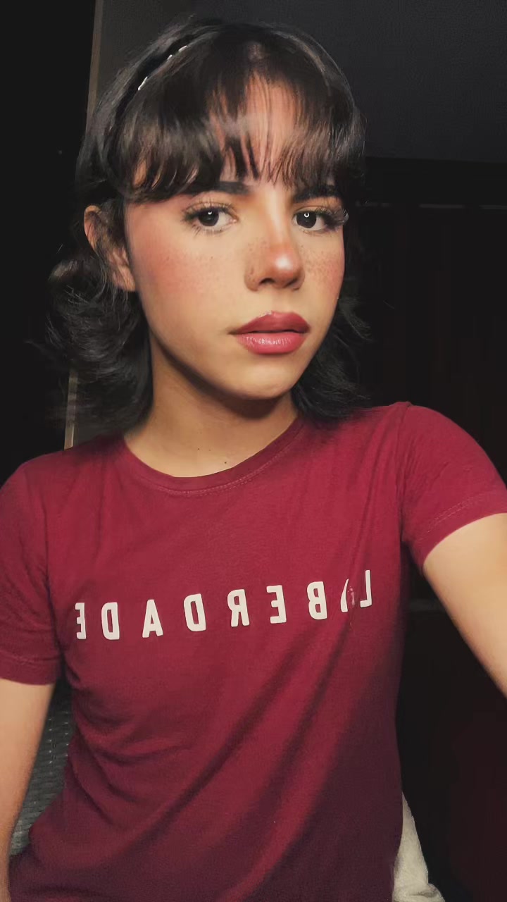 @bellafernanzs