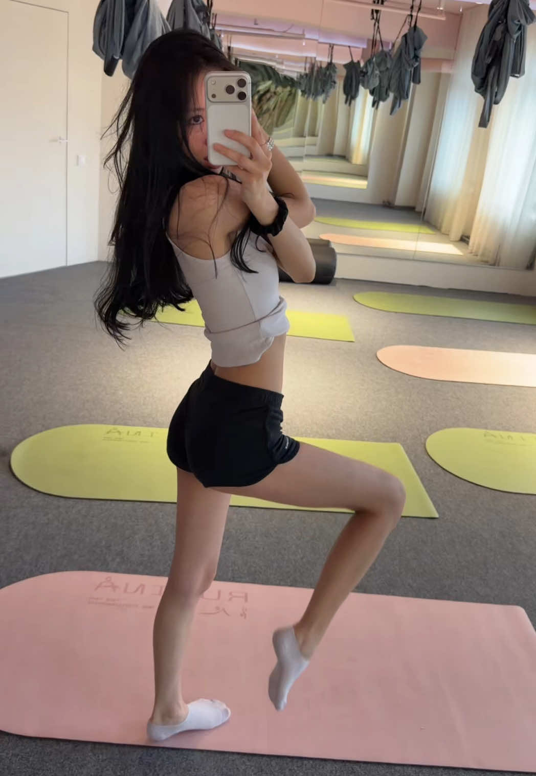 @yyumzhanaa