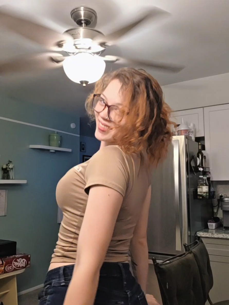 @Queen._.bee