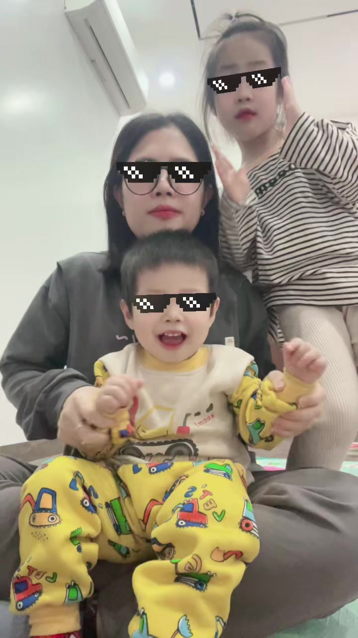 @Giang Larisa Family