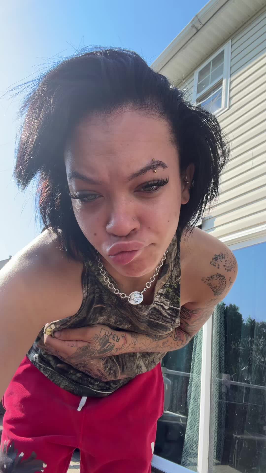 @Navadaqueen