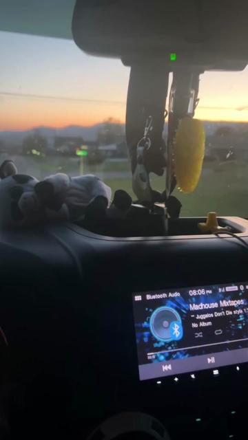 @Kristen | CraftyJeepMama🧶🪡