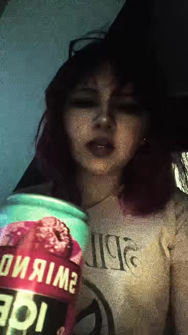 @Luna🤯