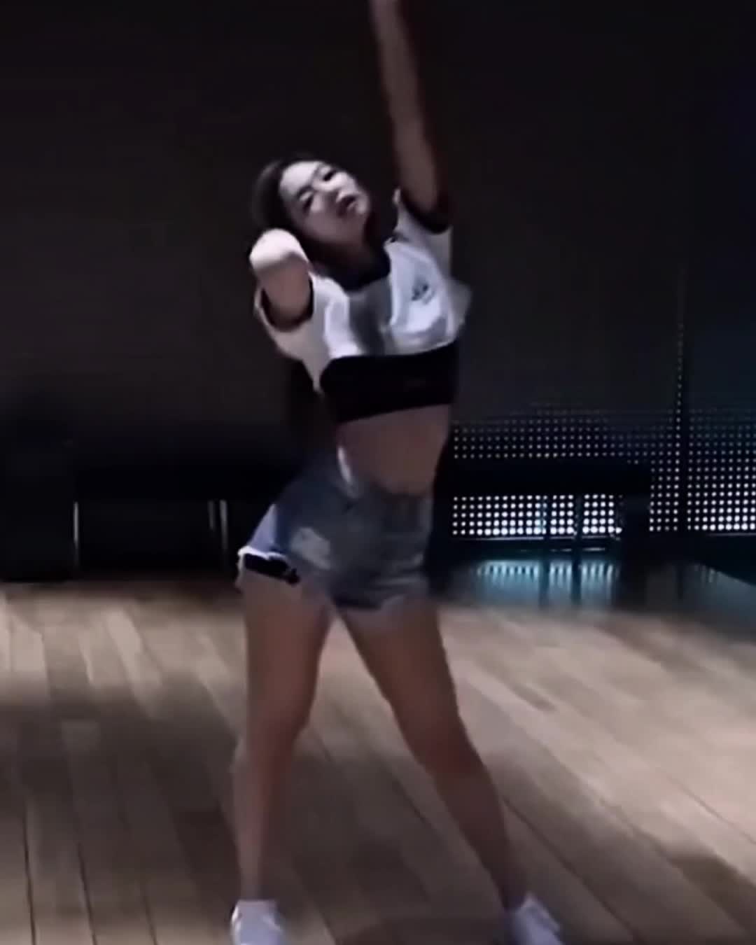 @𝐖𝐇𝐎𝐍𝐈̇𝐗𝐘𝐋
