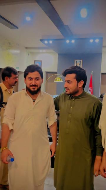 @Shakir Awan✨