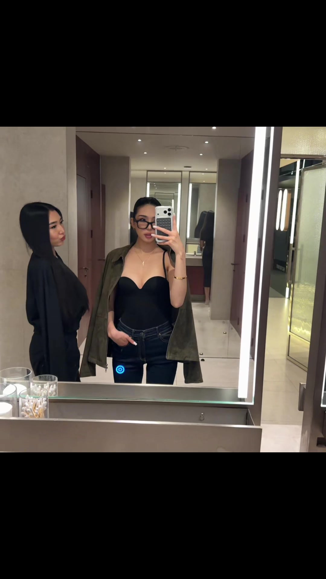 @Itsmedina