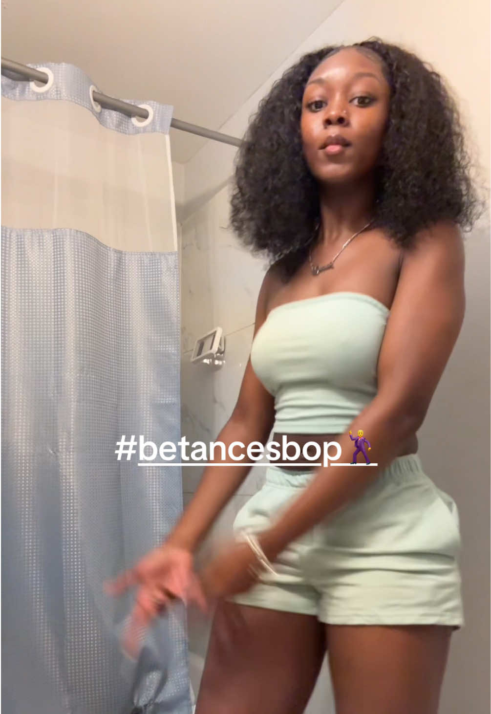 @J🌟