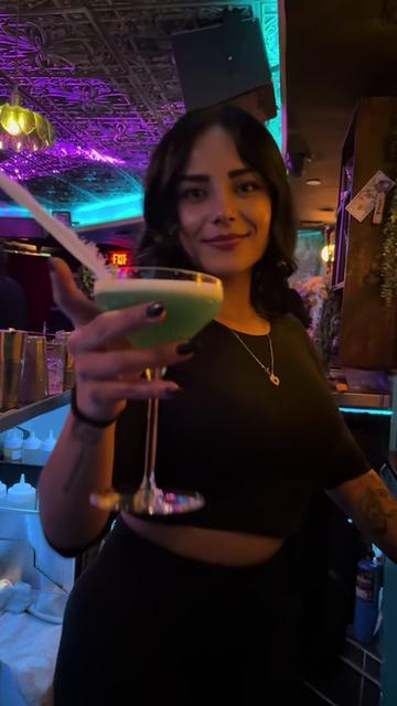 @9feetundermiami