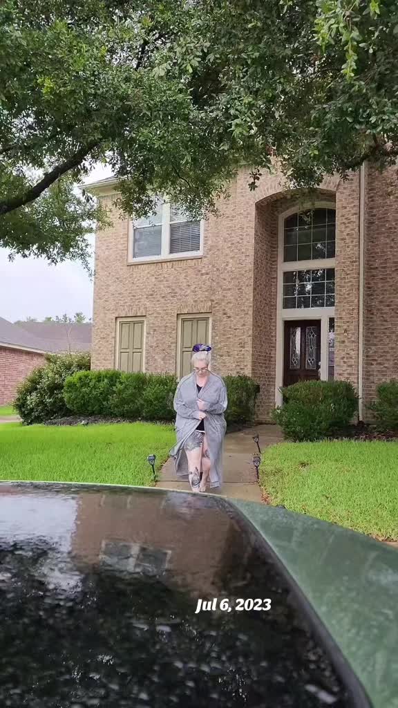 @TheMoistQueen ®️