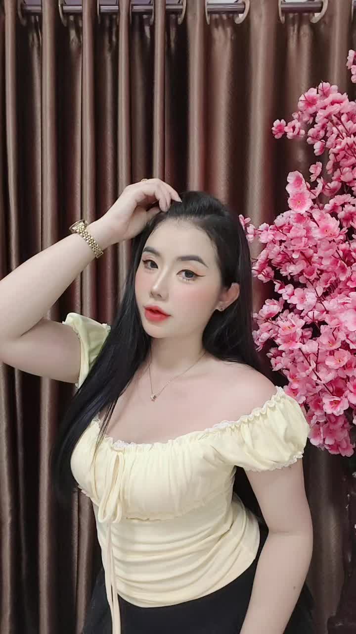 @nkauj see xyooj