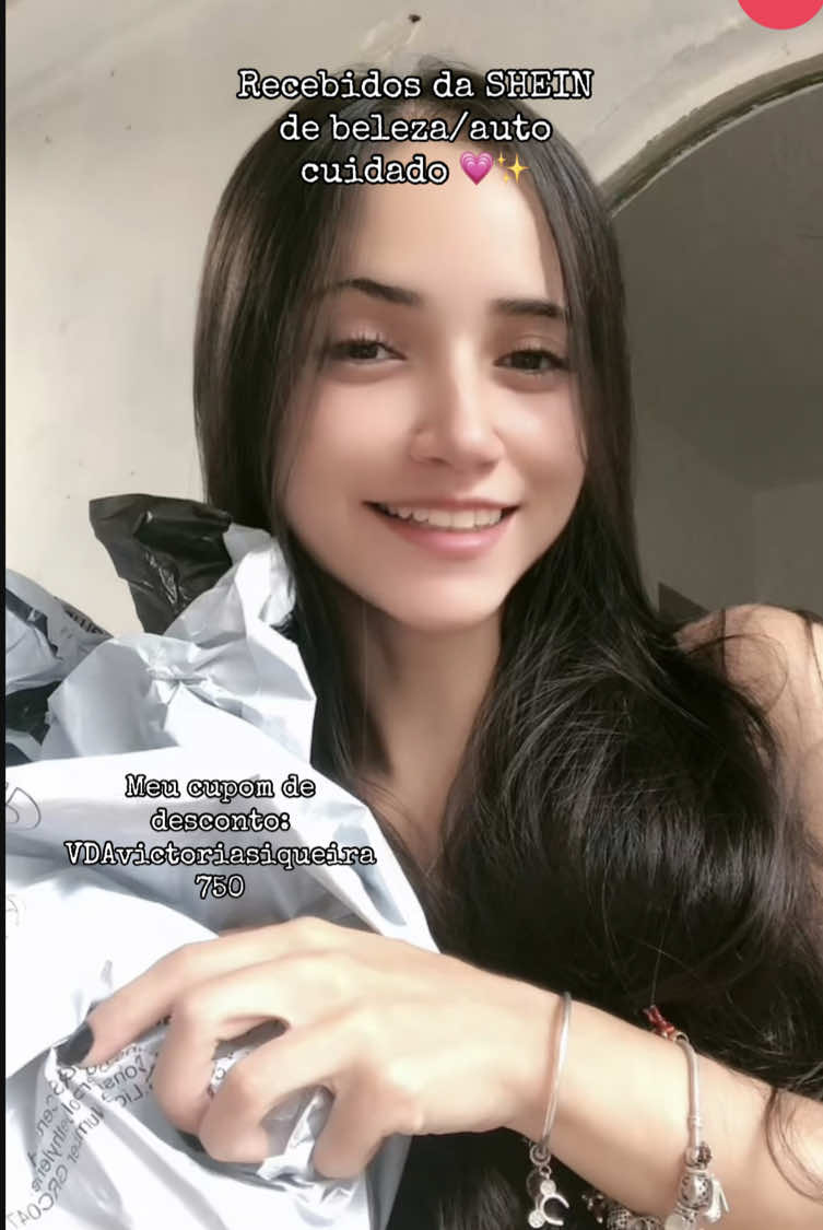 @Victoria Siqueira