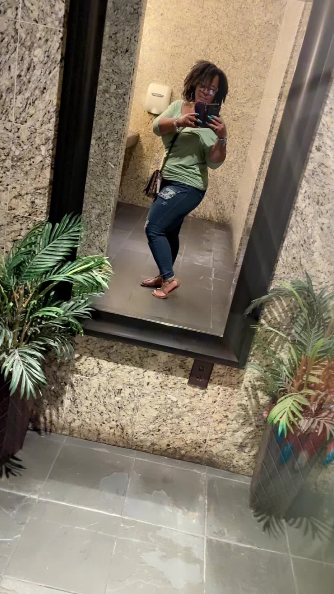 @rettafareal