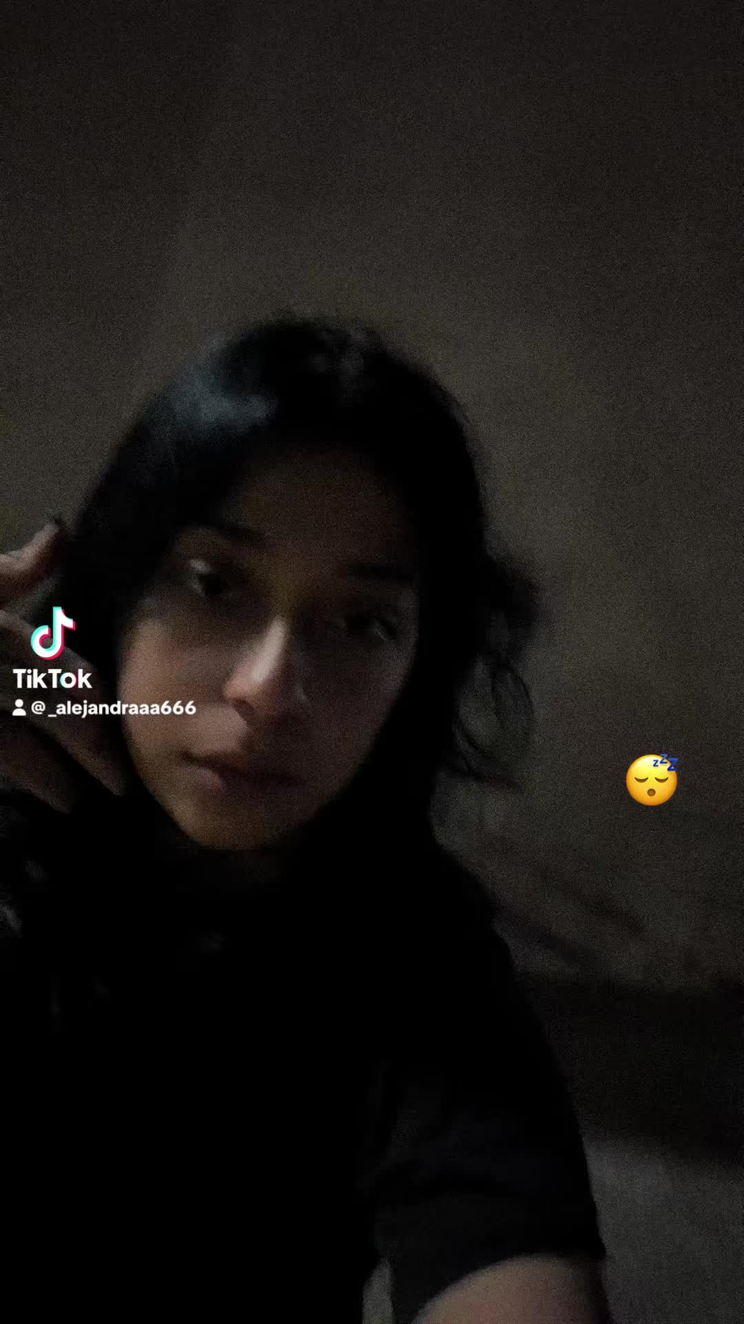 @_alejandraaa666